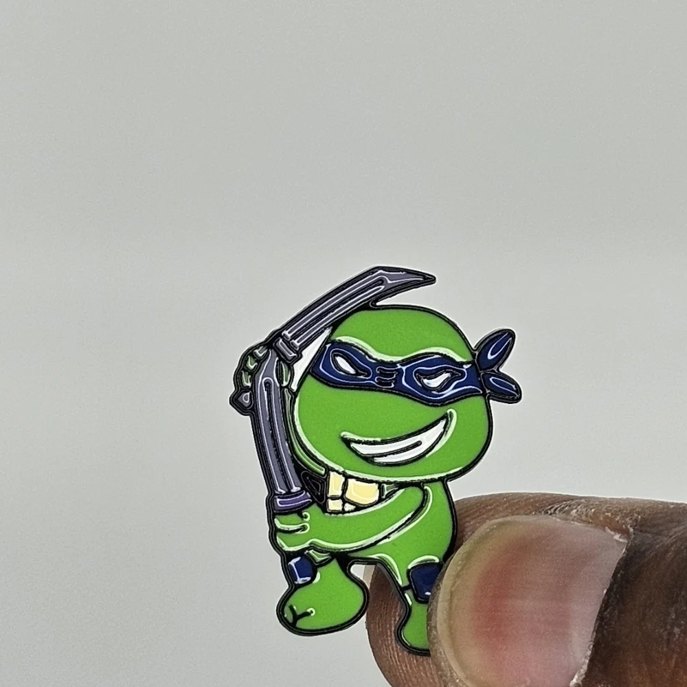 Teenage Mutant Ninja Turtles Leonardo Enamel Pin – Blue Bandana Collectible